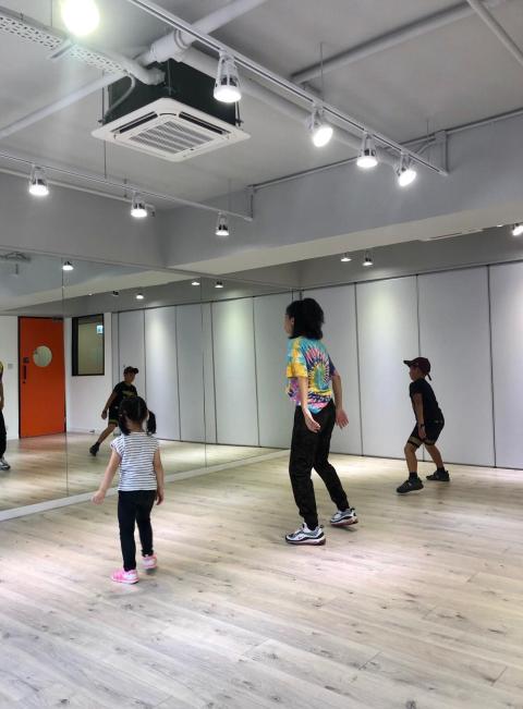 KIDS HIP HOP CLASS