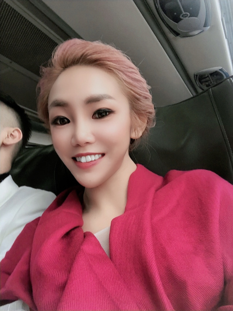 婚前去做 時間難安排下店主很落力配合 服務很好 配合現有肌膚狀況作出合適的調整及建議並祥細解釋 過程亦很舒適 最重要不會未開始就強行推銷一系列療程而過程同樣地沒有強行推銷 推薦