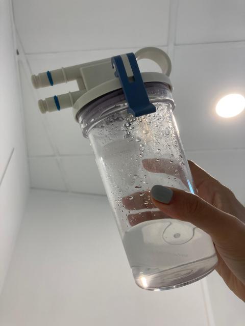 朋友介紹上黎試做,環境係有驚喜,裝修好靚好舒服。美容師手勢好,針清超用心,做完都差不多兩個鐘,仲比返枝污糟水我睇@@。最重點係我最後無買course 都無黑面,下次都會再黎試過另一款facial 先決定:)