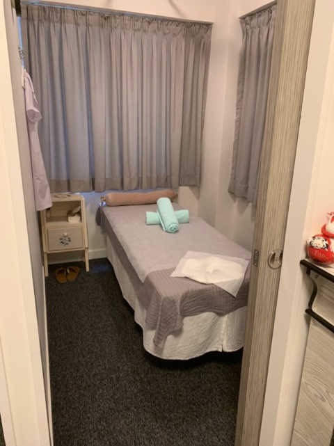非常專業的痛症治療,不是一般按摩服務。按摩師經驗老到,能夠找到我背部勞損的位置重點治療。環境乾淨舒適企理,位置仲要係正銅鑼灣c出口,推薦需要治療舊患勞損既朋友👍👍