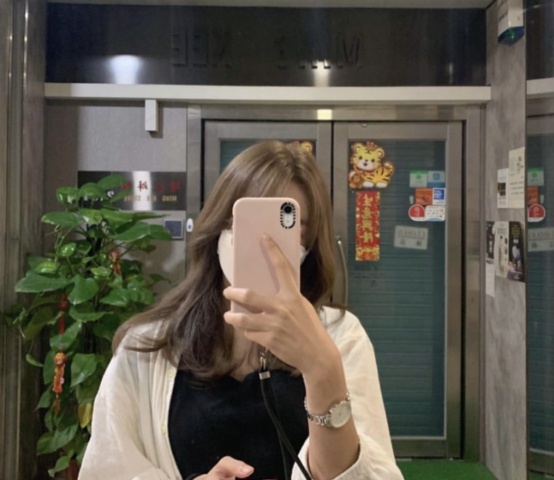 臨近big day 要搞搞個頭,今次係Hair stylist ho 幫我整,佢好细心咁分析我個頭兩截色應該要點染,所有野一腳踢,最後隻色出到黎好靚,髪型同顏色都好鍾意🥰