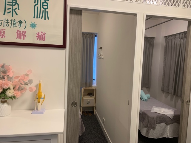 非常專業的痛症治療,不是一般按摩服務。按摩師經驗老到,能夠找到我背部勞損的位置重點治療。環境乾淨舒適企理,位置仲要係正銅鑼灣c出口,推薦需要治療舊患勞損既朋友👍👍