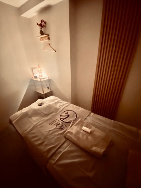 返office長期對住電腦
坐姿唔好搞到成日頸緊膊痛
實在好需要relax下
呢度環境好舒服、幽靜
body師芳芳手勢專業到位 人又細心
通完經絡成個人輕鬆哂
絕對會推薦俾朋友