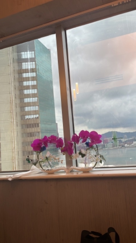 店舖整潔乾淨,舒適👍🏻
而且設有雙人按腳獨立房,高層海景,
私隱度高,適合與朋友一邊談天、按摩🧍♀️🧍♀️
———————————————————————————————————————
商戶回覆內容:我們店舖環境舒適整潔,地點方便 ,為你們服務的技師全部都是有經驗手法正宗的技師,明碼實價,不含任何額外收費。九成半以上顧客均滿意我們的服務。我們除了一般的按摩服務外,還有刮痧,修腳,拔罐等服務,客人必定累着過來,舒服的離開。
店主和員工非常貼心,態度有禮。
按摩手法專業,很到位,
不硬銷,專心按摩💆♀️
我和朋友也大讚,一定會再光顧💗
