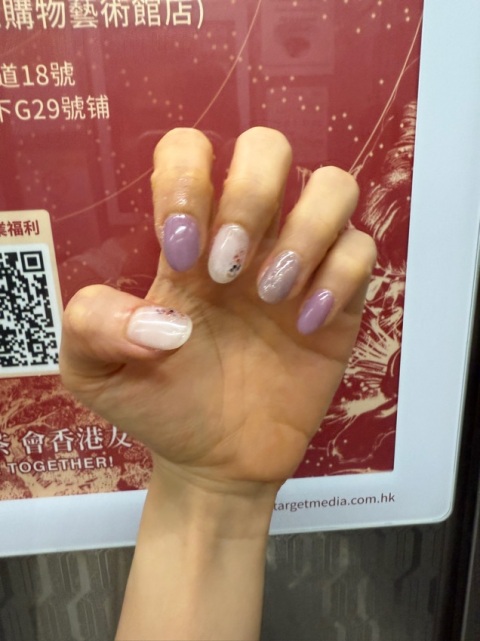 環境舒服,整甲之前好有耐性問清楚要求同細節位,可以揀到鍾意嘅顏色為止,好細心👍🏻