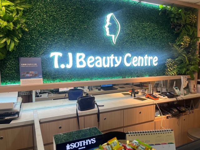 Really enjoyed my time today at TJ. The staff are kind and efficient. The treatment is very effective (seeing its result right away!) - definitely recommended!