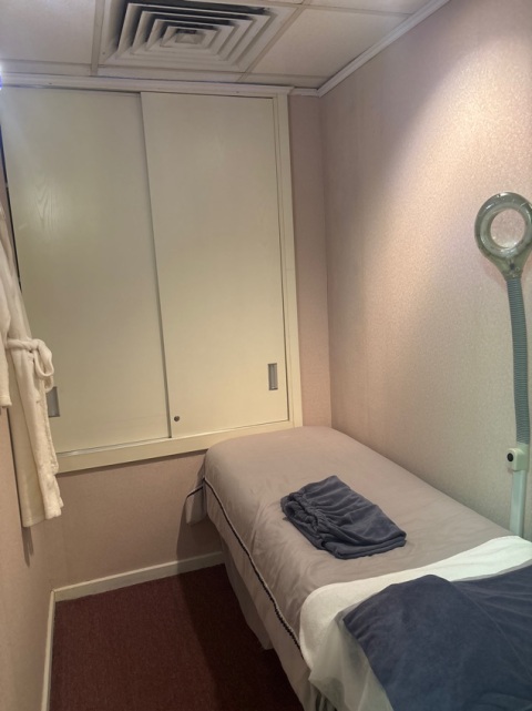 見Toby最近推廣,今日來試咗冰球Facial,感覺涼浸浸,非常舒服,做完好保濕同有舒緩嘅感覺,可能剛剛戶外哂完🙊,初次體驗,感覺不錯,同環境都幾舒服,