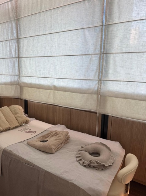 Very relaxing place in Lai Chi Kok, grand decoration