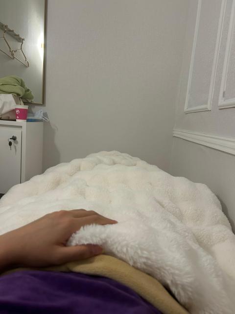 美容師小雨好細心，做得好仔細，清潔唔痛，按面按摩舒服，唔hard sell, 環境都好骨緻，幾好😃