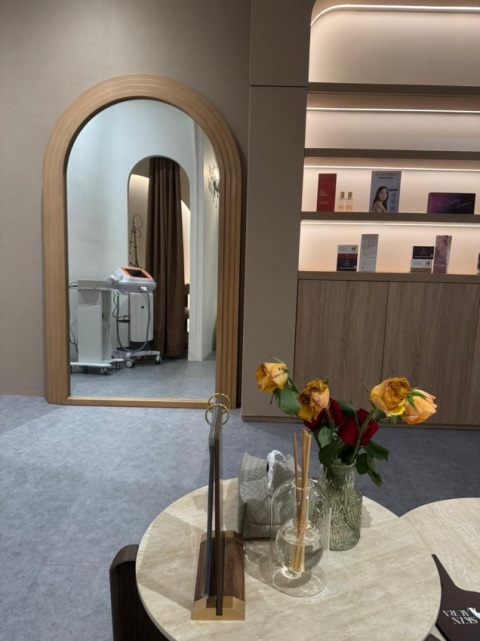 Very relaxing place in Lai Chi Kok, grand decoration
