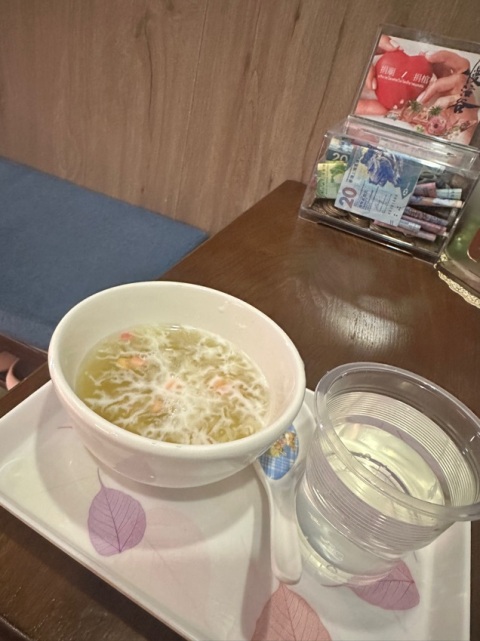 環境舒適,按得很爽。
按完後還有好味甜品。
而且貓店長有熱情招待
讚👍🏻