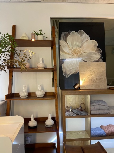 之前做磁叉係唔同按摩店都試過，依間真係做得唔錯👍，泰國師傅好有經驗，按摩油用料我非常喜歡💕，按完重有杯紅棗茶同馬卡龍，好驚喜，原來自家製😱下次我會試埋草球💆🏻‍♀️