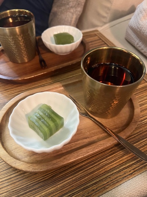 很舒服 泰國人師傅很用力 做完有小茶點吃