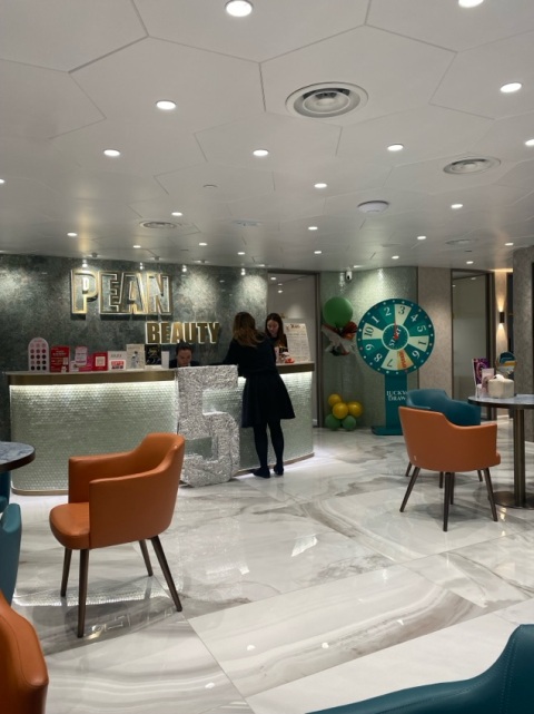 Great service! Recommend! 暗瘡療程令我即時降紅同埋乾淨咗！