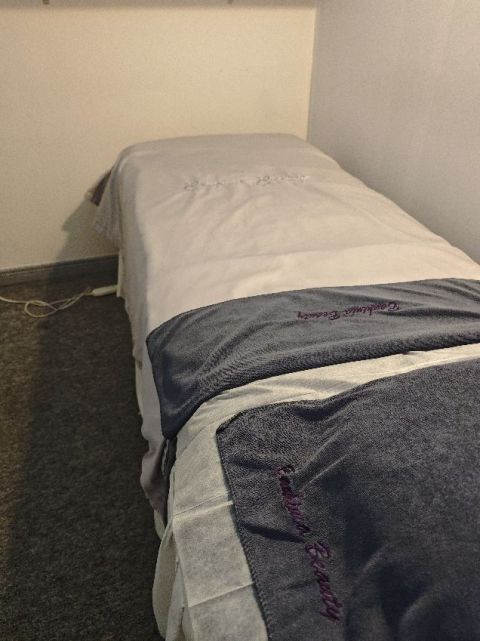 師傅手法很舒服,按摩很專業 ,下次還會再來 值得推薦
