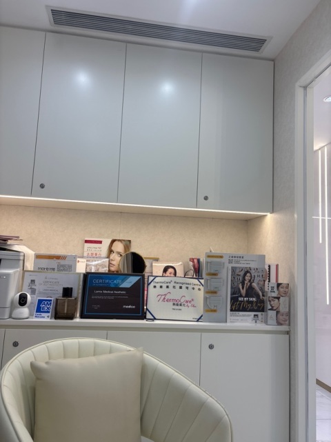 The treatment was very calming and efficient. Love it, the staff is very nice