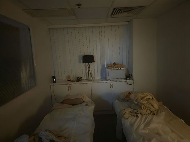 位於銅鑼灣軒尼詩道嘉年華商業大廈16樓的一家泰式按摩小店，由泰籍師傅為你提供服務，環境清幽，私隱度高，有兩間雙人房。師傅手勢純熟，非常到位。值得再來光顧👍🏻