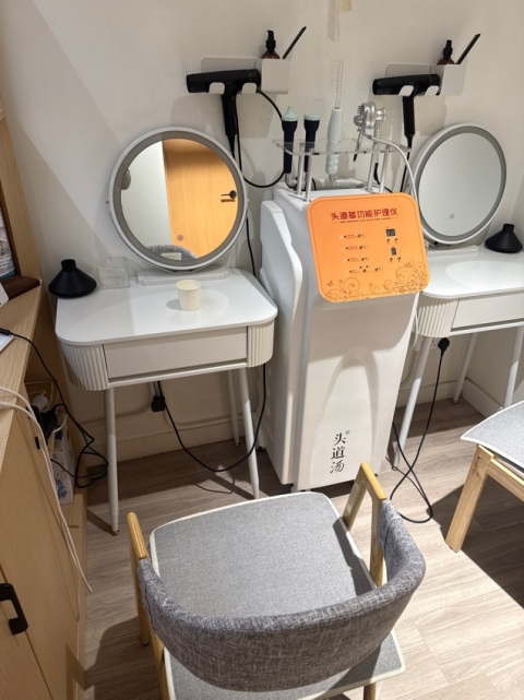 舒服到瞓着 手勢好細心
充電一下不錯～