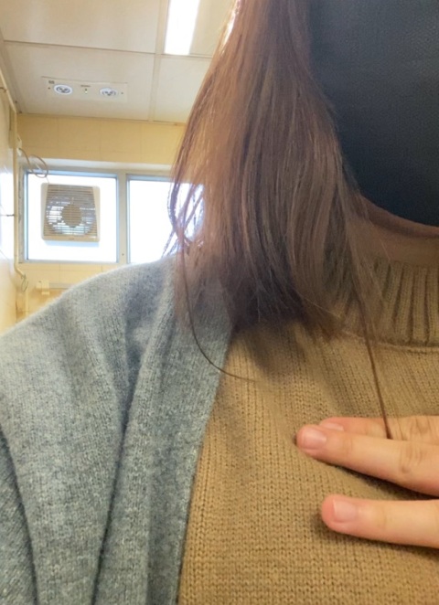 洗頭兼吹頭嬸嬸d指甲係咁插到我，整到我頭同耳仔好痛都算。Cls仲可以剪漏頭髮。唔識剪不如執咗佢算？