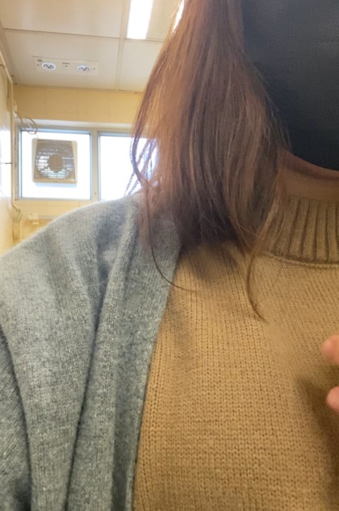 洗頭兼吹頭嬸嬸d指甲係咁插到我，整到我頭同耳仔好痛都算。Cls仲可以剪漏頭髮。唔識剪不如執咗佢算？