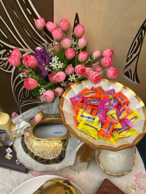 Had a two-hour oil massage.

Flexible and prompt reply of rescheduling. 
Experienced masseuse: 
Focused on stiff muscles
Really helped to relieve body tension
Good time management.

Good deal. Hope this price can be maintained and I will definitely come back.