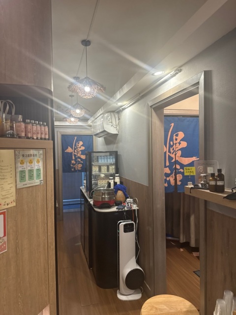 泰国的小姐姐按摩得特别好,手法正宗,按完全身都很舒服。