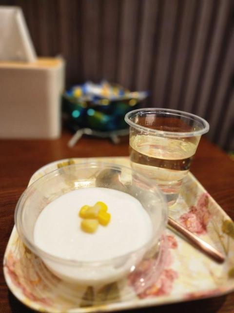 姐姐手勢 好好，按完仲送咗泰國甜品食，
美味nice……