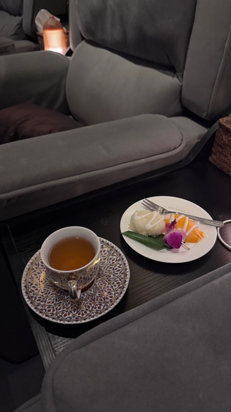 Dont know why the comment are all 5 stars but the sifu is just normal. I asked the target area of my shoulders but the sifu only spent less than 5 mins which only 7% time of my treatment…. And the curtains are not fully covered which can easy to view at opposite side buildings ☹️😩
Staff are nice and environment is clean.