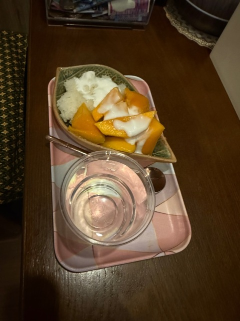 男技師很有實力，力度足夠👍🏻
按每一個位置都好仔細！
環境不錯，貓貓不怕人 很可愛🐱
最後還有芒果糯米飯，10分足料，非常好食😍
會帶朋友來光顧，下次見😆😆