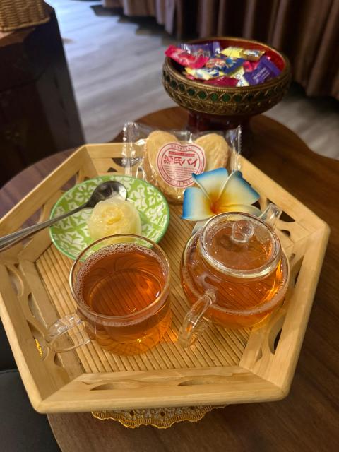 Nice Thai hot stone massage with excellent service, cozy environment, and light snacks. 