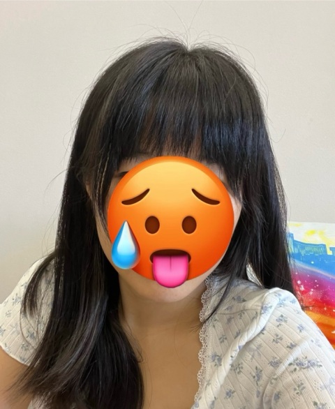 近排比較忙見有時間就喺附近搵間salon剪,見你哋評價唔錯就幾有信心,但呢個故事教訓我哋唔可以隨便轉髮型師。宜家個頭薯到唔想出街,望住個頭好抑鬱,接受唔到一個專業髮型師剪到咁,pat陰厚到好似八兩金咁之餘仲要左右唔對稱。
下個禮拜仲要去旅行…