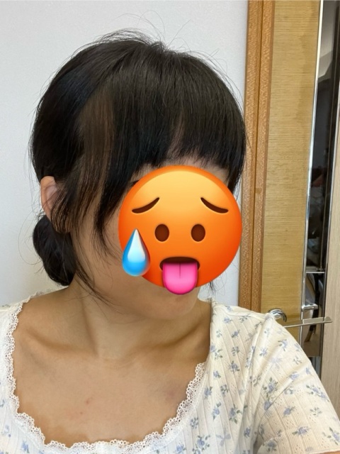 近排比較忙見有時間就喺附近搵間salon剪,見你哋評價唔錯就幾有信心,但呢個故事教訓我哋唔可以隨便轉髮型師。宜家個頭薯到唔想出街,望住個頭好抑鬱,接受唔到一個專業髮型師剪到咁,pat陰厚到好似八兩金咁之餘仲要左右唔對稱。
下個禮拜仲要去旅行…