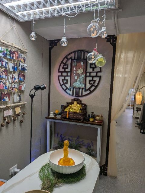 琴日開始頭痛到爆，近近哋就搵咗呢一間做頭療，做完個頭即刻鬆曬，而且好暖好舒服，好似幫個頭排咗毒咁！希望唔會再頭痛，下次再頭痛就會返嚟幫襯！