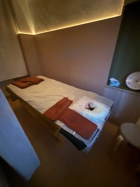 環境10分乾淨舒適
按摩師按得好舒服
10分推介及一定會再來
