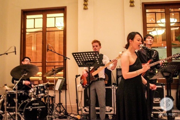 Wedding live band