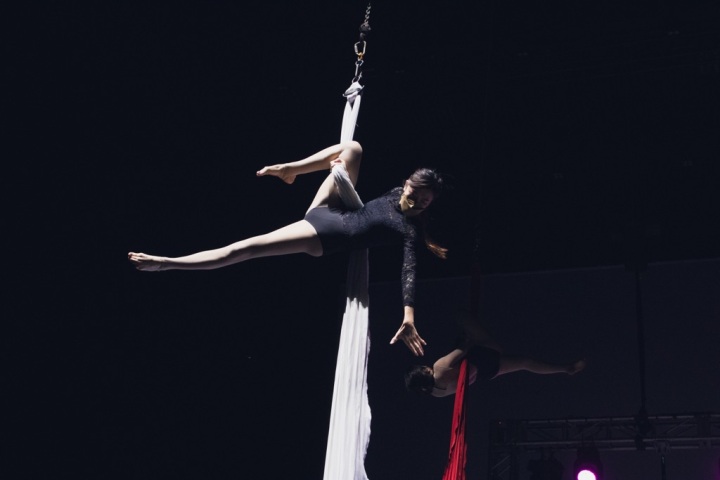Aerial Silk performance at Freespace@West Kowloon Cultural District 2021