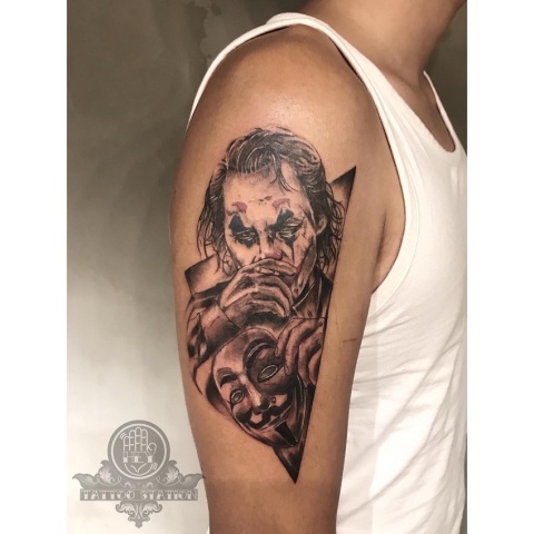 By Reeve
IG Color work @b.boy_tattoo
IG Black work @reeve.black.dot.tattoo