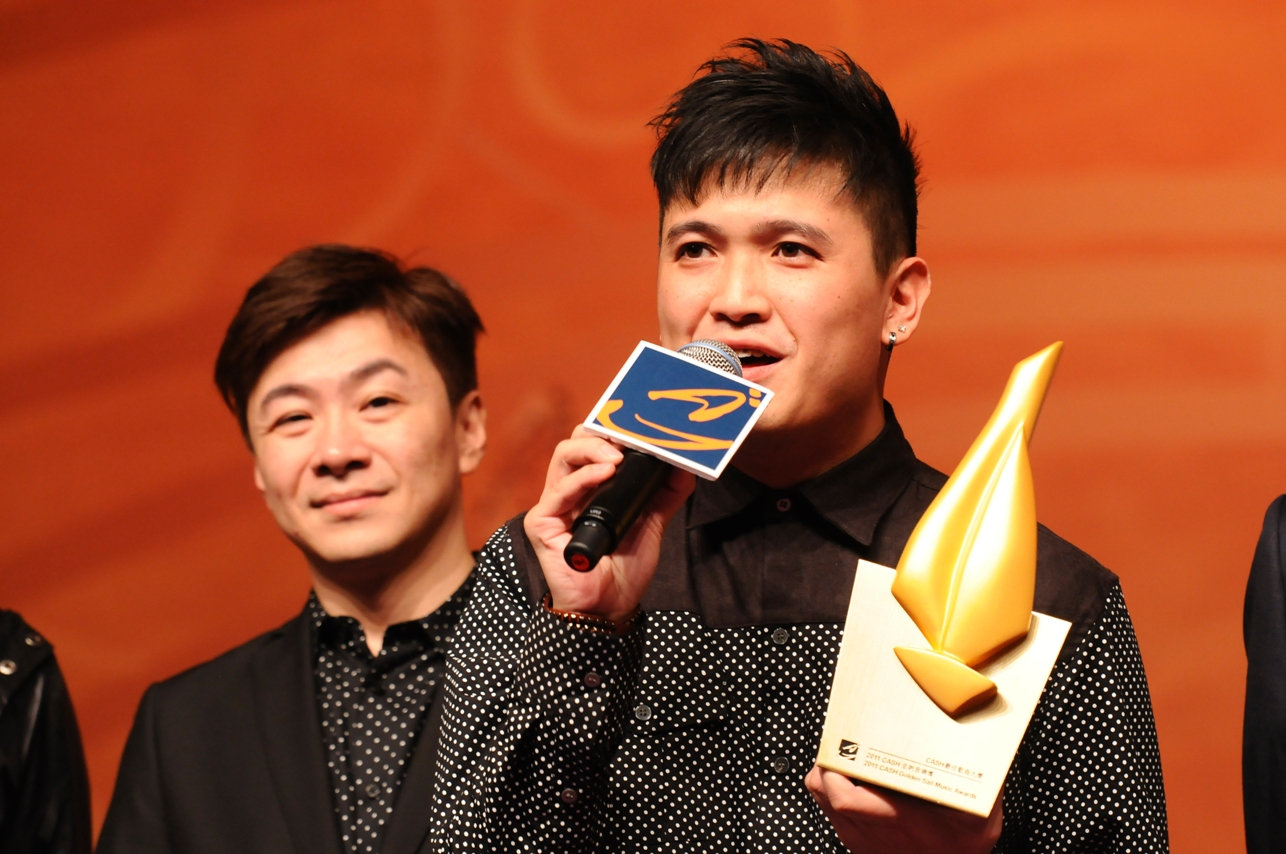 作曲及編曲作品<陳奕迅 - 六月飛霜>嬴得香港金帆音樂獎年度最佳歌曲