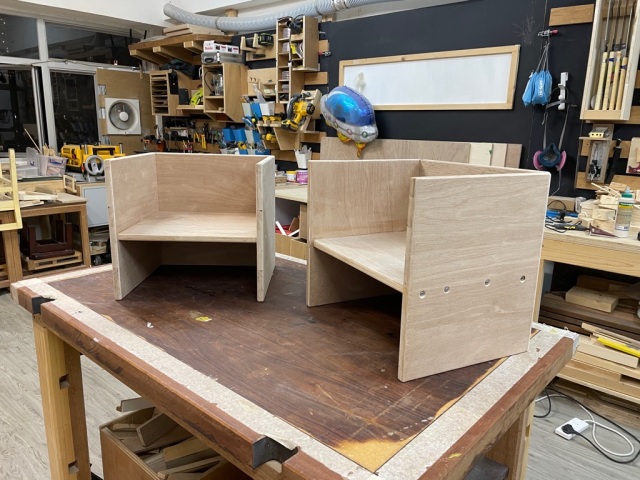 2 kids reading chairs (before finishing)