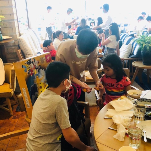 — 在 Aberdeen Marina Club