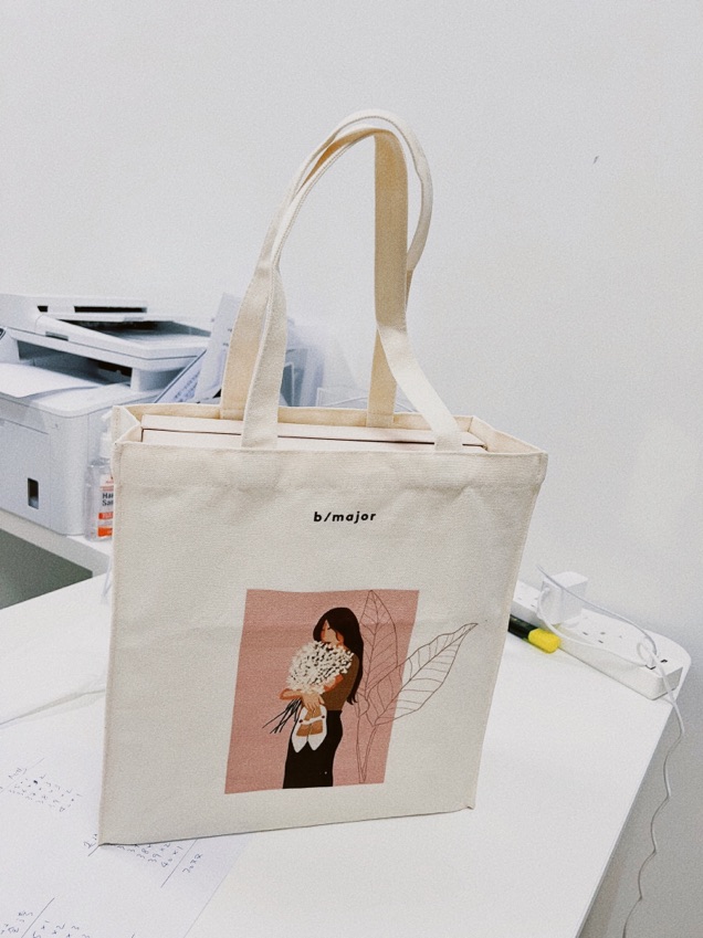 Tote bad and graphic design 