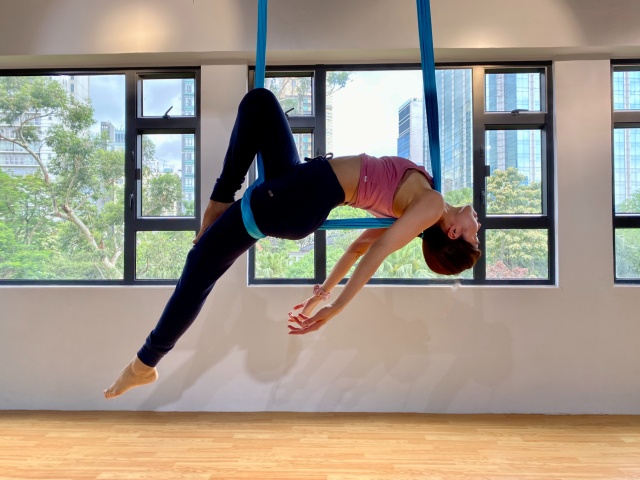 空中瑜伽伸展 Aerial Yoga 
