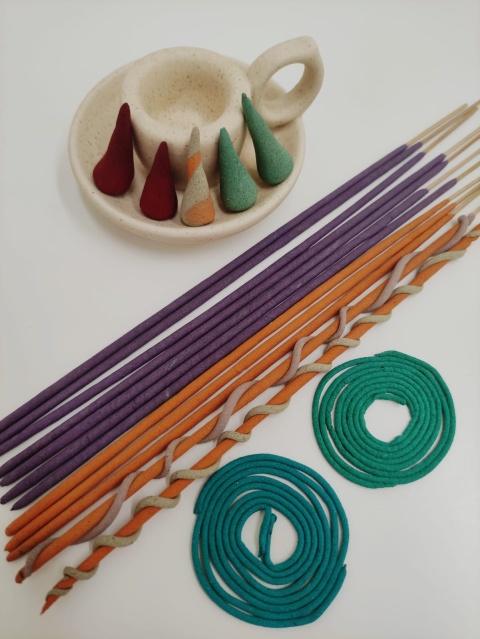 線香體驗課程
📝過程約2小時
可從以下六款成品揀選2款完成: 
🔸塔香
🔸倒流香
🔸竹香
🔸盤香
🔸線香
🔸印香