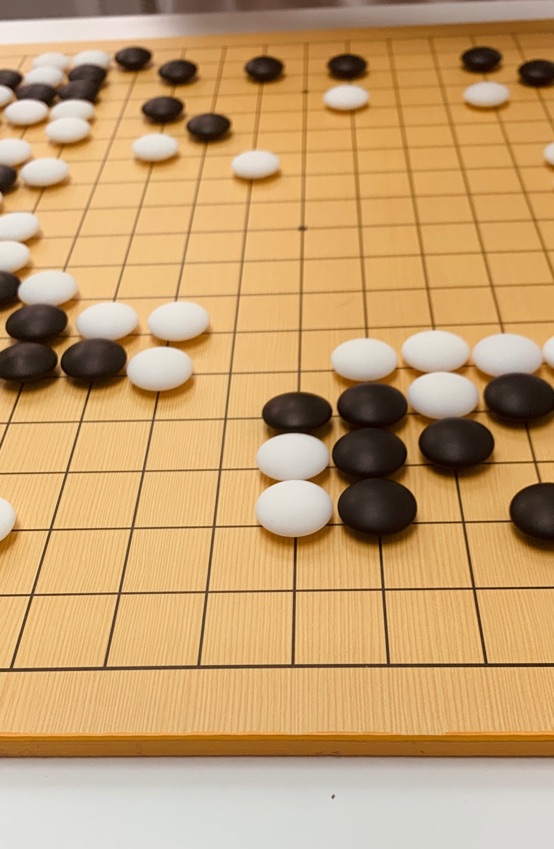 課堂與學生的棋局之一（讓四子局）