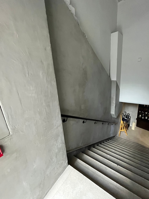 酒吧樓梯水泥牆藝術￼工程