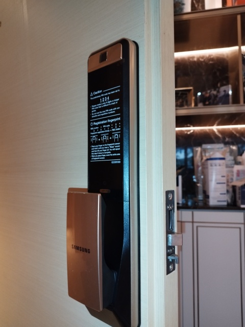 安裝Samsung P72電子鎖