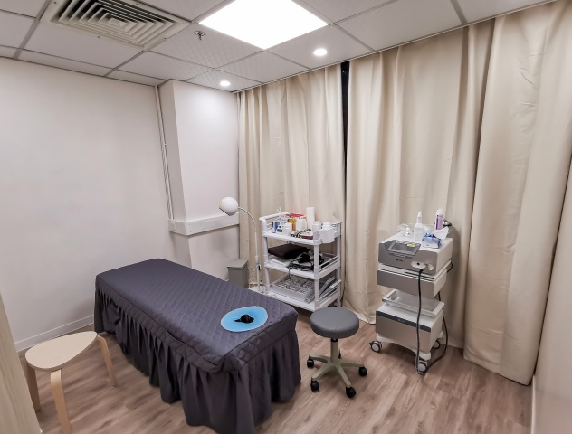 👉🏻獨立治療室
一次性針具、一次性床墊、一次性短褲
環境安全衛生
