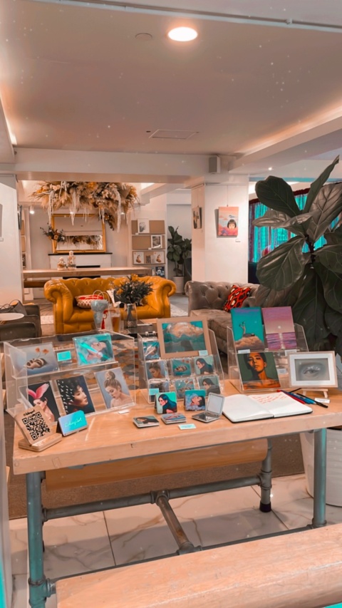 2022年於迷你中環酒店舉辦個人畫展