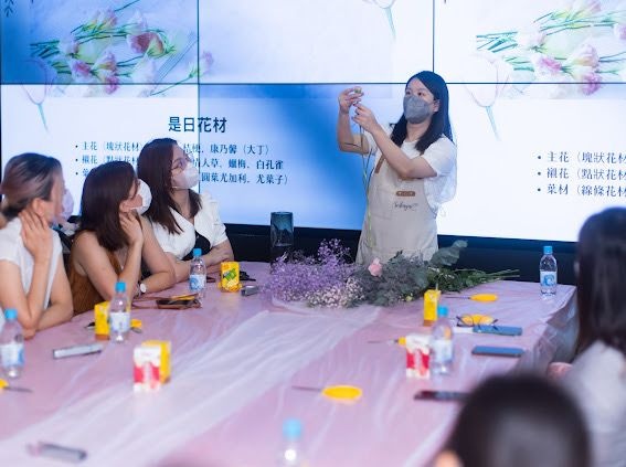 星級企業客戶回圖：AIA鮮花花束及包裝工作坊