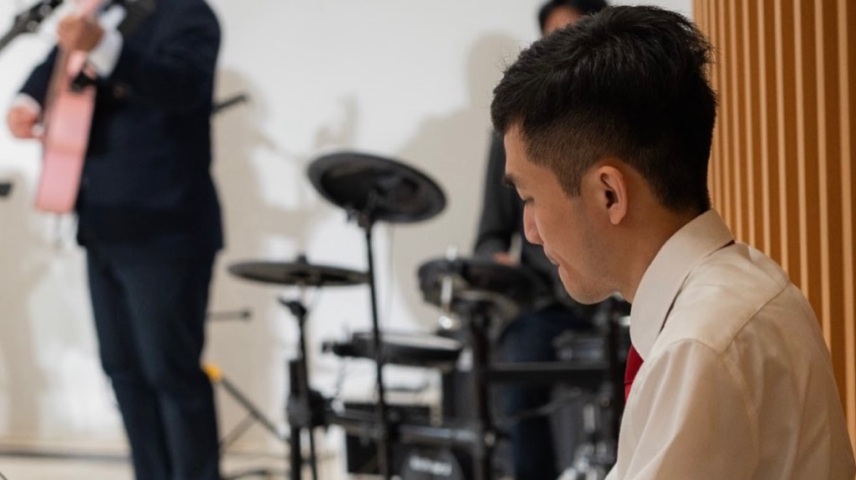 Wedding Live Band
Line up: keyboard, bass, guitar, drum, violin, vocal